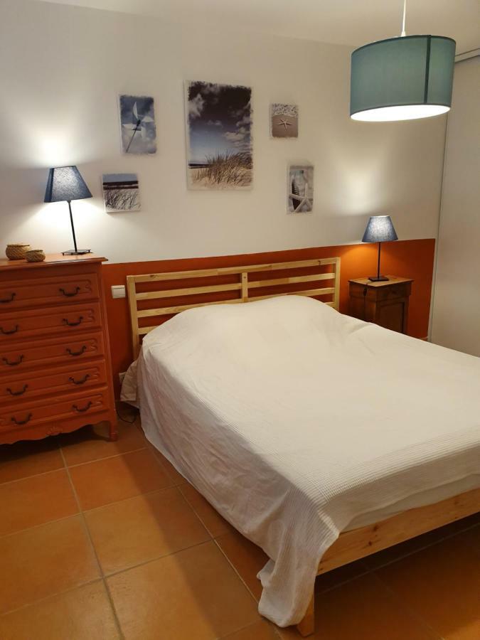 Maison Les Pins Aigues-Mortes Esterno foto